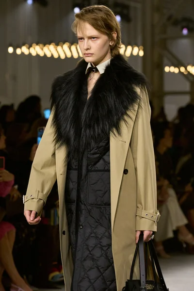 Look 43